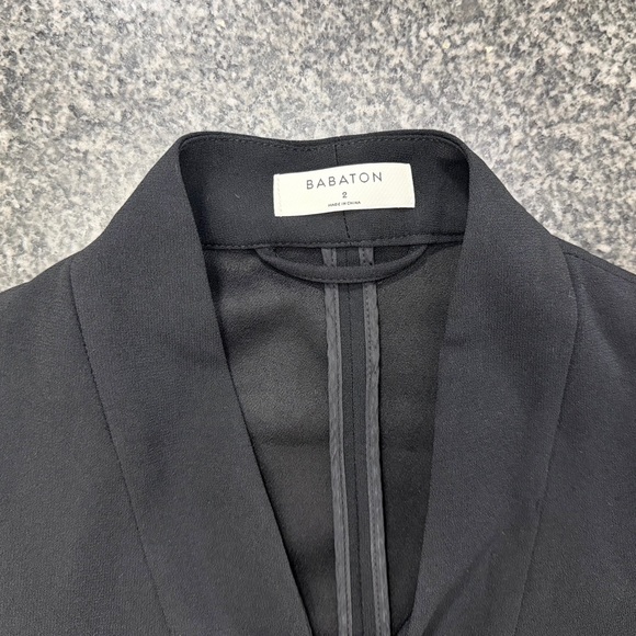 Aritzia Babaton Power Blazer Crepette Size 2 Like New - Picture 4 of 4